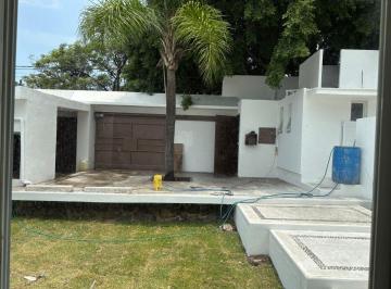 Casa de 3 habitaciones, Cuernavaca · Vendo Casa en Zona Dorada Gran Jardin y Alberca