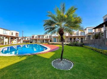 Casa en condominio de 3 habitaciones, Xochitepec · Casa en Real Santa Fe 1 con Seguridad, Alberca y Amenidades | a Unos Pasos del Club de Golf Santa Fe