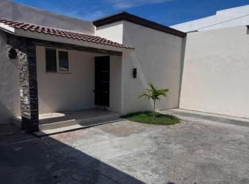 Casa de 2 habitaciones, Victoria · Casa en Renta - Av del Valle