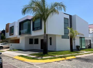 Casa en condominio de 3 habitaciones, Zapopan · Venta Casa Jardín Real