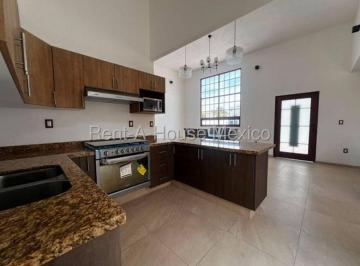 Casa de 3 habitaciones, Tequisquiapan · Casa en Venta en Tequisquiapan con 3 Recámaras y Terraza Qh75