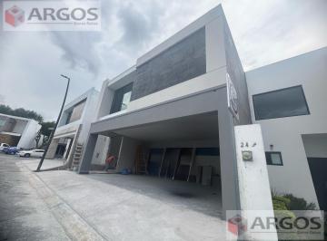 Casa · 310m² · 4 Recámaras · 3 Estacionamientos · Casa en Venta en Los Nogales