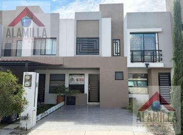 Casa · 70m² · 2 Recámaras · 1 Estacionamiento · Jardin de Versalles Casa en Renta