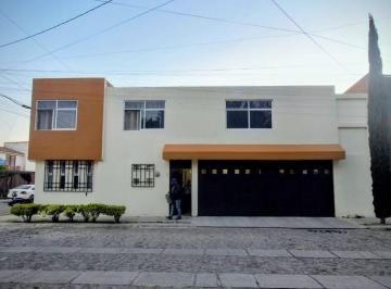 Casa de 4 habitaciones, Celaya · Casa de 170 m² con 4 Recámaras en Venta en La Misión