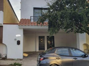 Casa · 180m² · 3 Recámaras · 2 Estacionamientos · Casa en Renta en San Nicolas de Los Garza
