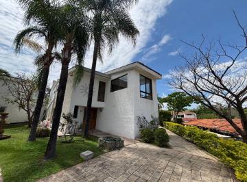 Casa de 3 habitaciones, Zapopan · Las Cañadas Casa en Renta en Coto Privado con Alberca y Excelente Ubicación