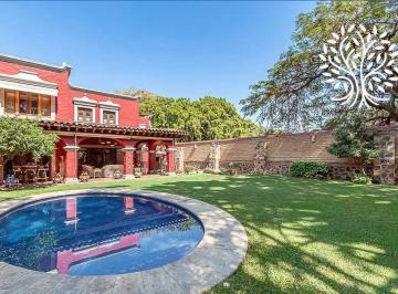 1 · Casa en Palmira Tinguindin | Elegancia Colonial, Jardín Privado y Alberca Climatizada