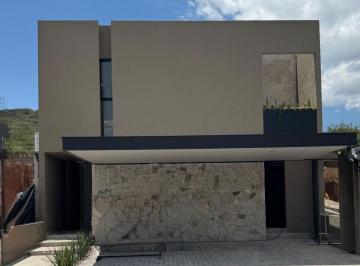 Casa de 3 habitaciones, Querétaro · Casa en Venta Ubicada en Fraccionamiento Altozano