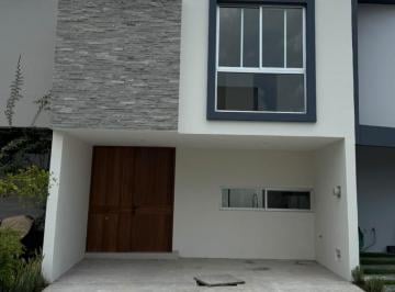 Casa de 3 habitaciones Venta MN 5,280,000 · Casa de 3 Niveles con Terraza y 166 m² en Real de Valdepeñas