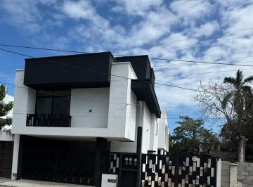 Casa · 204m² · 3 Recámaras · 2 Estacionamientos · Casa en Venta Muy Cerca de La Escuela Nautica de Tampico