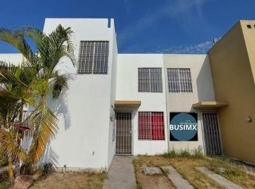 997d81a0bc23f21673e0dda15a62bf760368721d7e94673de5427c15452d3be4 · Casa en Venta en La Arbolada, Real del Valle, Tlajomulco de Zuñiga