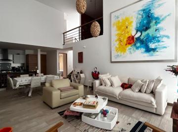 Departamento de 3 habitaciones, Corregidora · Departamento con Doble Altura en Vista Real