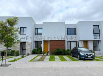 Casa de 4 habitaciones, Querétaro · Altos de Juriquilla - Casa de 4 Recámaras en Privada con Amenidades (Alberca, Gym)