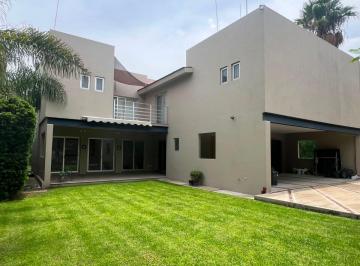 Casa en condominio de 4 habitaciones, Corregidora · Renta Casa en Balvanera en Esquina Muy Amplia y Extraordinario Jardin