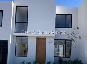 Casa de 3 habitaciones, El Marqués · Ziré / Zakia | Casa en Renta 3 Recámaras + Estudio | Cerrada con Amenidades