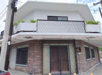 Casa · 281m² · 4 Recámaras · 2 Estacionamientos · Casa en Venta en Monterrey Centro
