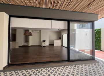 Casa · 247m² · 4 Recámaras · 2 Estacionamientos · Casa en Venta de 4 Recámaras en Residencial Aqua, Cancun, Quintana Roo