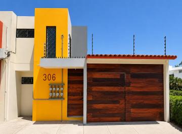 Casa de 4 habitaciones, San Pedro Mixtepec · Venta de Casa en La Colonia Bacocho en Puerto Escondido en Oaxaca
