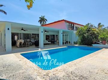 Villa · 286m² · 4 Recámaras · 2 Estacionamientos · Villa en Venta Villas Pincess 1 en Venta Campo de Golf Acapulco Diamante