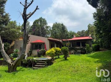 Casa · 268m² · 4 Recámaras · 3 Estacionamientos · Se Vende Casa con Amplio Jardín y Naturaleza a Minutos del Centro de Tepoztlán