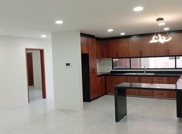 Casa · 225m² · 4 Recámaras · 4 Estacionamientos · Casa en Venta en Montaña Monarca I | 4 Recámaras | Jardín | Cochera Para 4 Autos | $5.3 Mdp