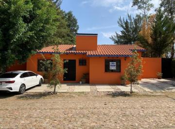 Casa · 220m² · 3 Recámaras · 5 Estacionamientos · Casa en Renta en San Antonio Texas, Silao, Gto.