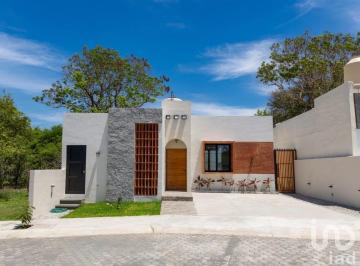 Casa · 118m² · 2 Recámaras · 2 Estacionamientos · Venta de Casa en Nogueras, Comala, Colima
