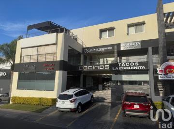 Local comercial · 52m² · 1 Recámara · 1 Estacionamiento · Local Comercial en Renta en Plaza Gonzagi Frente a Plaza San Luis en Lomas del Tec San Luis Potosí