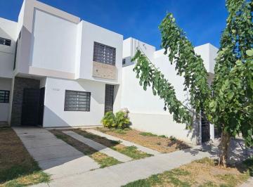 Casa de 3 habitaciones, Ahome · Casa en Venta en Villa Siena, Colonia Santa Teresa
