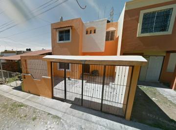 Casa de 3 habitaciones, Villa de Alvarez · ¡Ubicación de Primera en La Villa! Casa en Venta en Paseo del Ángel 271