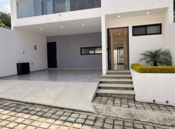 Casa · 200m² · 3 Recámaras · 2 Estacionamientos · Casa en Venta Cuernavaca, Morelos, Colonia Maavillas $5,500,000