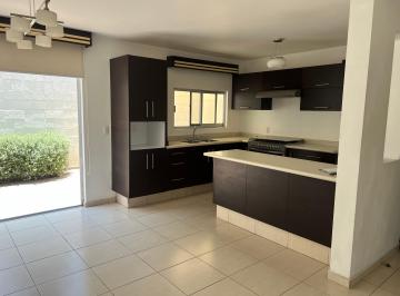 Casa de 3 habitaciones, Zapopan · Renta Casa en Coto