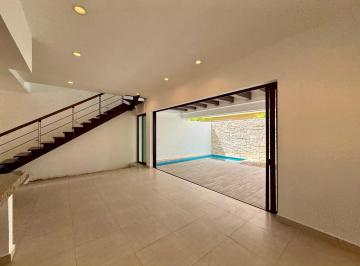 Casa · 4 Recámaras · 2 Estacionamientos · Se Renta Casa de 4 Recamaras en Aqua Residencial Cancún