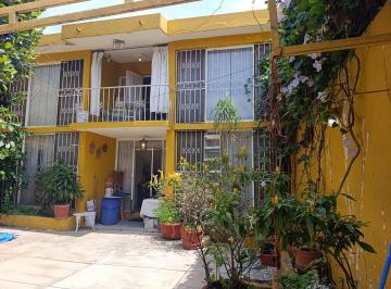 Casa · 201m² · 3 Estacionamientos · Casa Amueblada con Jardín Privado en Jardines de Acapatzingo