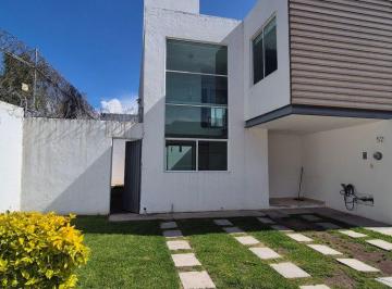 Casa de 3 habitaciones, San Juan del Río · Casa en Venta en Agave Azul con Excedente de Terreno