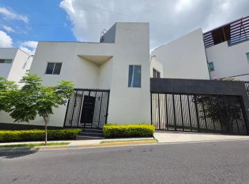 Casa de 3 habitaciones, Monterrey · Casa en Renta en Cumbres 4to. Sector