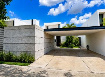 Casa en condominio de 3 habitaciones, Mérida · Casa en Venta con Recámara en Planta Baja en San Jose Tulipanes