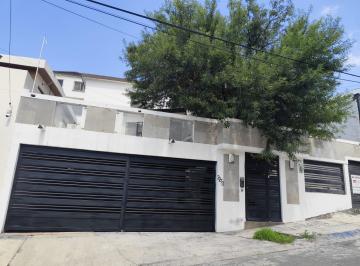 Casa · 300m² · 4 Recámaras · 3 Estacionamientos · Casa - Contry Sol