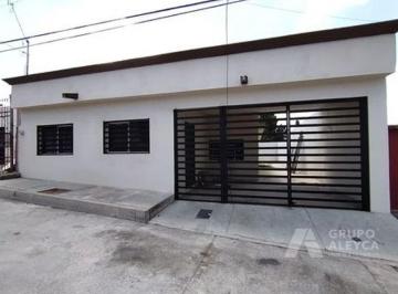 Casa · 85m² · 2 Recámaras · 1 Estacionamiento · Casa Remodelada en Colonia Insurgentes Al Norte de La Ciudad