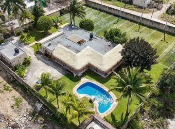 Casa · 2500m² · 3 Recámaras · 4 Estacionamientos · Casa en Cancún