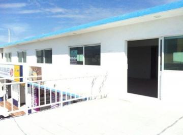 TERRAZA CON SUPERFICIE AMPLIA · Local Comercial Super Ubicado, en Av Altamente Transitada!