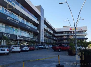 Local comercial · 110m² · Local en Renta con Vista Panorámica en El Tercer Piso de Plaza Vela