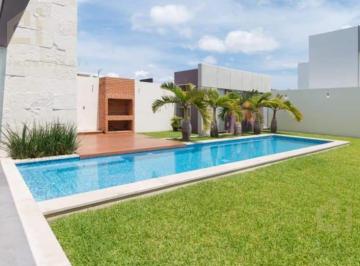 Casa · 569m² · 3 Recámaras · 4 Estacionamientos · Casa en Venta en Veracruz, en Palmas Green Residencia Nueva con Alberca 4 Recamaras. Ampli