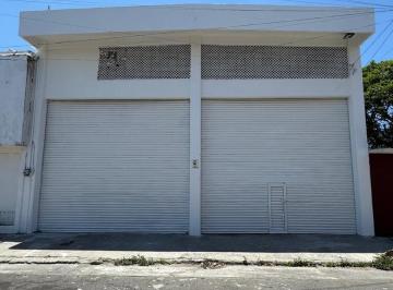 Bodega comercial · 561m² · Bodega en Renta, con Céntrica Ubicación, Cuenta con Mezzanine
