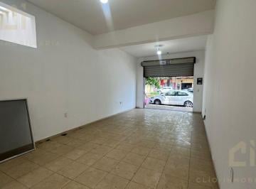 Local comercial · 70m² · Local en Renta Disponible Sobre La Av 20 de Noviembre, con Medio Baño en Interior