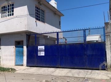 Terreno / Lote · 200m² · Terreno en Renta en Veracruz, de 200 m², con Piso y Medio Baño, a Una Cuadra de La Carretera a Ciuda