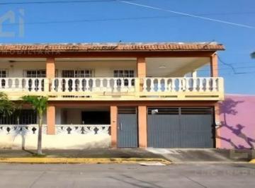Casa · 237m² · 5 Recámaras · 1 Estacionamiento · Casa de Recuperación en Venta en Reserva Tarimoya I, Veracruz.