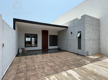 Casa · 111m² · 2 Recámaras · 2 Estacionamientos · Casa en Venta en Lomas del Dorado, Boca del Río, con 2 Recamaras