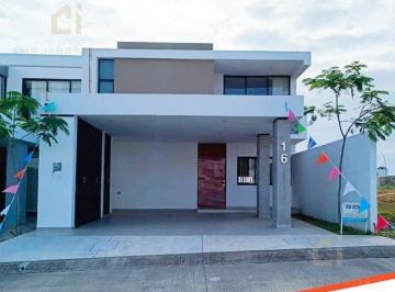 Casa · 223m² · 3 Recámaras · 2 Estacionamientos · Casa en Venta en Lomas del Dorado, Boca del Río, con 2 Recamaras