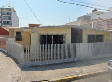 Local comercial · 320m² · Propiedad en Renta en Olmedo, Boca del Río, con Doble Frente Sobre Av Principal